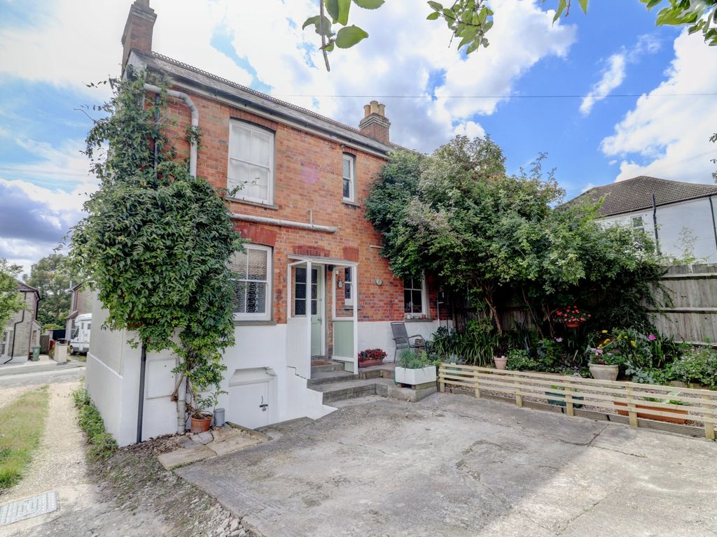 2 bed for sale in Totteridge Avenue, High HP13 Zoopla