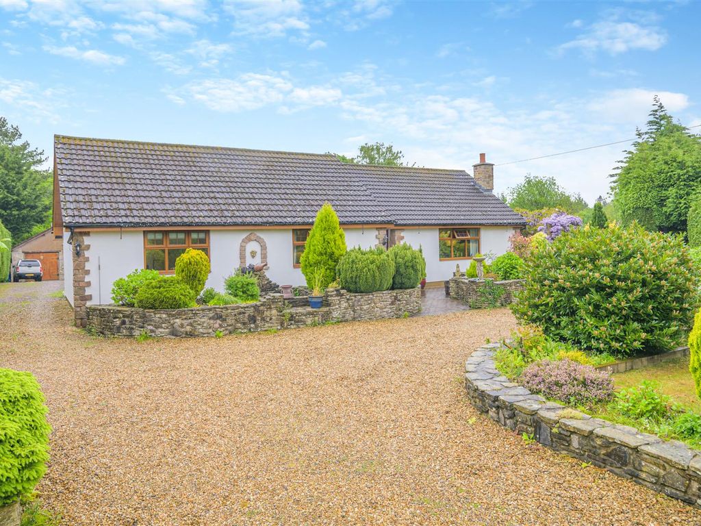 3 bed detached bungalow for sale in Bromley Road, Ellwood, Coleford