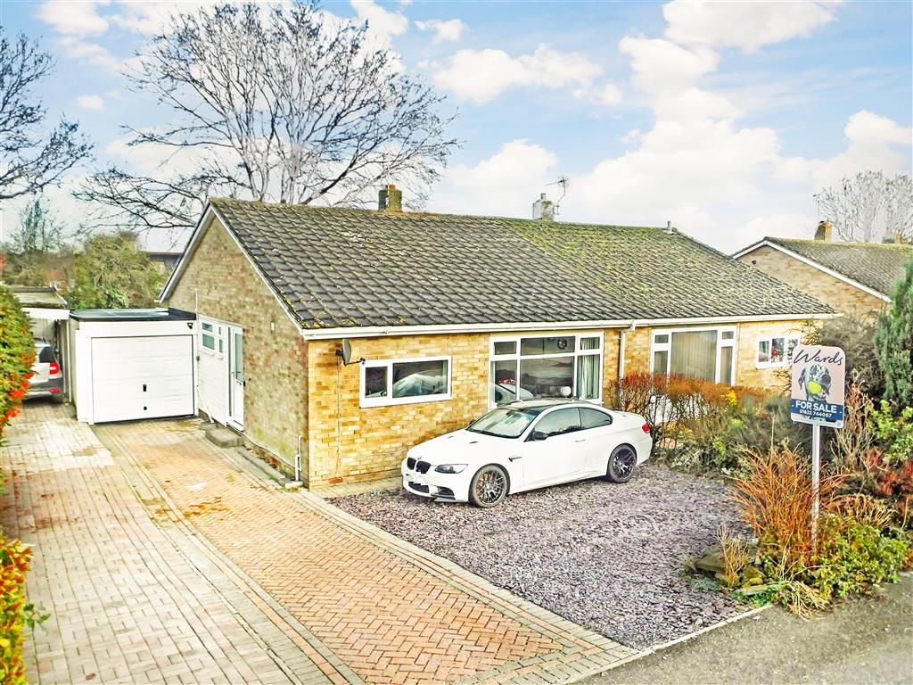 2 bed semidetached bungalow for sale in Linden Road, Coxheath