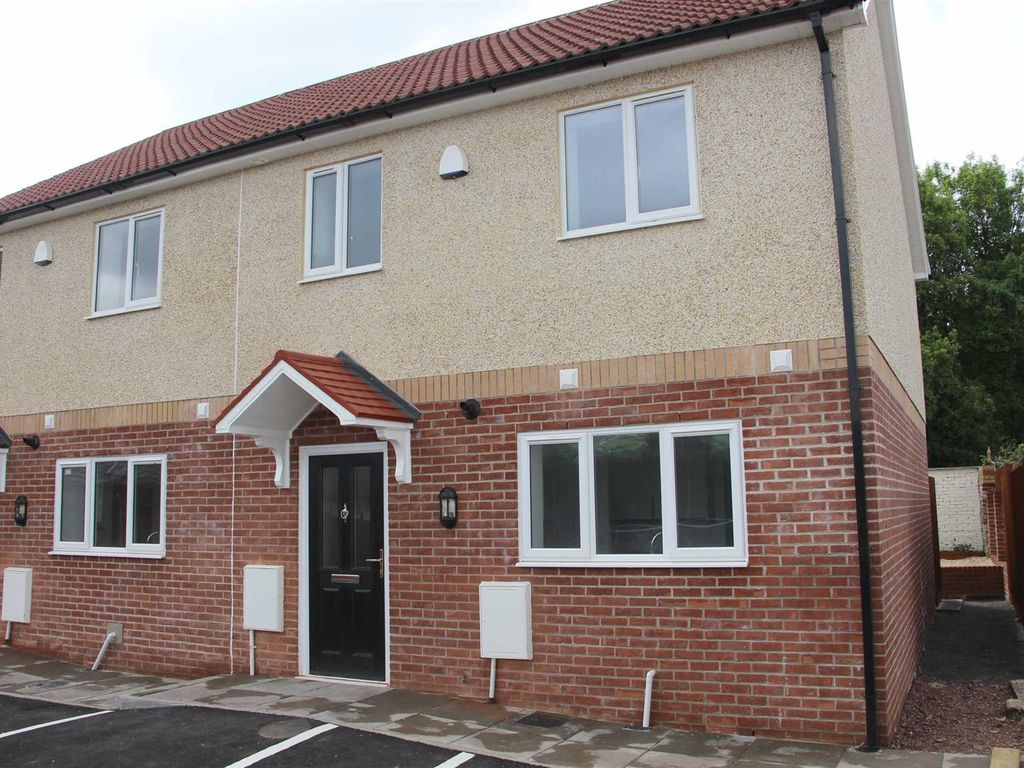 3 bed semidetached house to rent in Rhos Llantwit, Caerphilly CF83