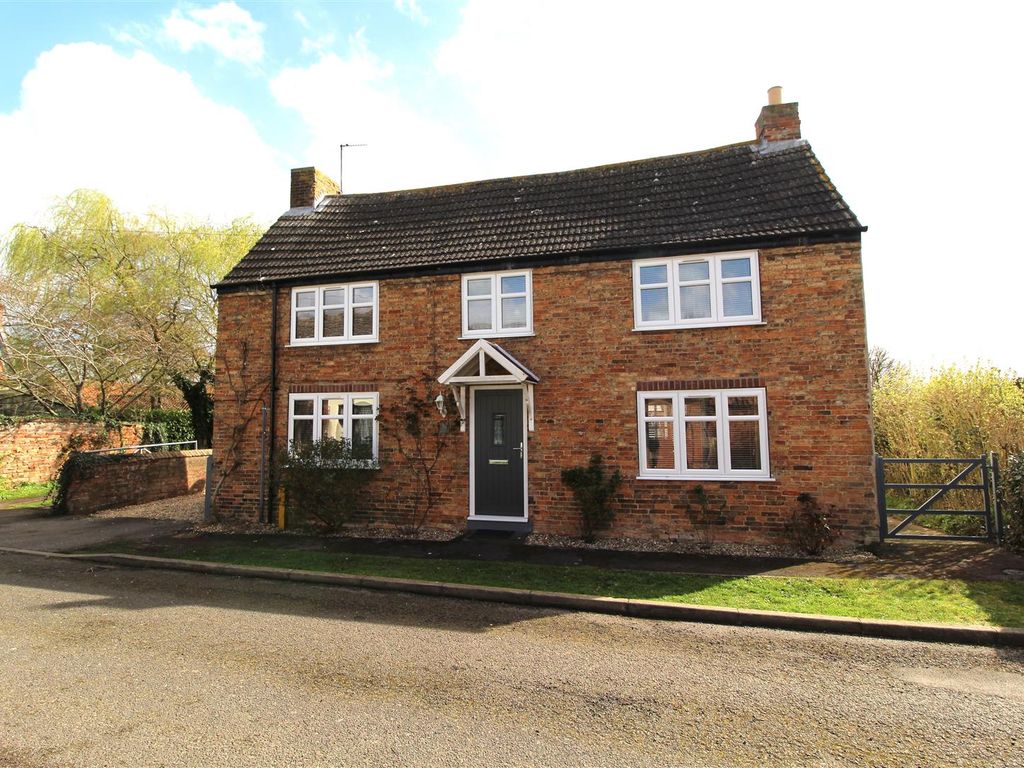4 bed detached house for sale in High Street, North Scarle, Lincoln LN6