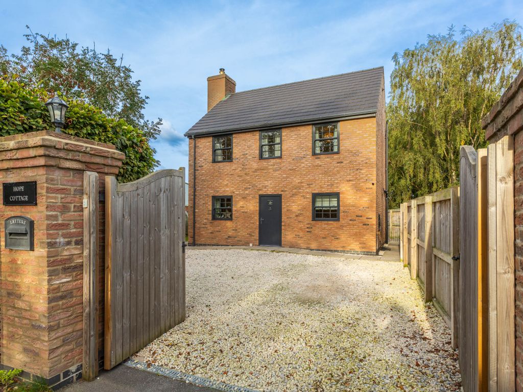 3 bed detached house for sale in Hull Road, Selby YO8, £385,000 Zoopla