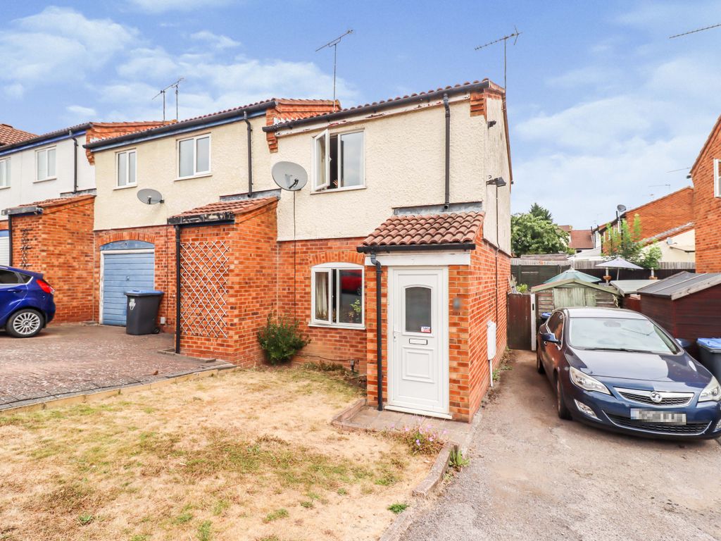 2 bed end terrace house for sale in Scafell, Brownsover, Rugby CV21