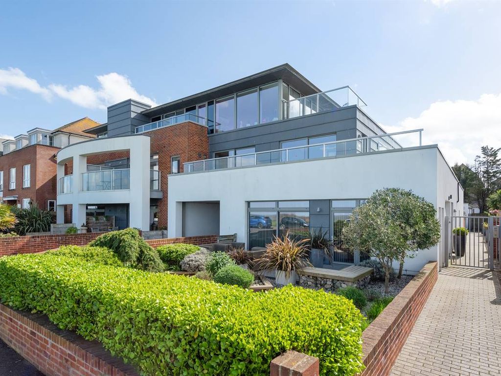 3 bed flat for sale in Marine Parade, Tankerton, Whitstable CT5, £