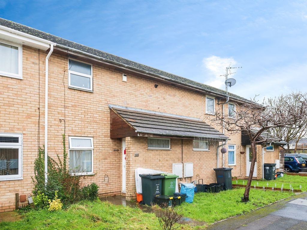 2 bed terraced house for sale in Argyle Street, Swindon SN2, £140,000