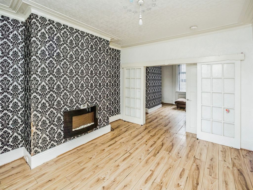 2 bed terraced house for sale in Blackwood Grove, Halifax HX1, £110,000