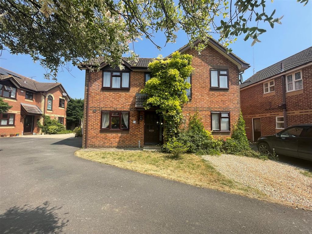 4 bed detached house for sale in Selwood Close, Sturminster Newton DT10