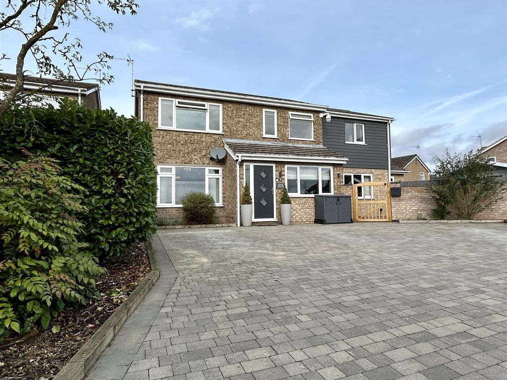 5 bed detached house for sale in Matthew Wren Close, Little Downham