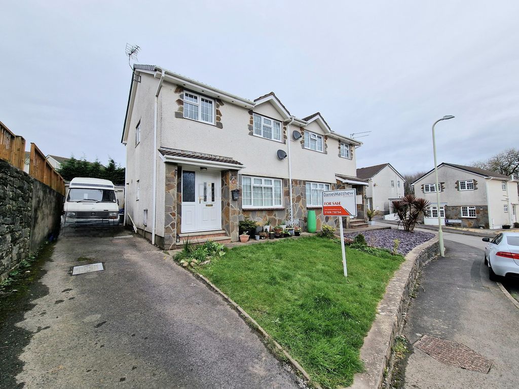 3 bed semidetached house for sale in Ty Gwyn Drive, Brackla, Bridgend