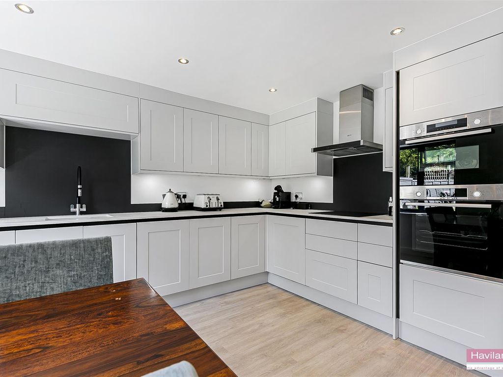 Hoppers Road Winchmore Hl N21