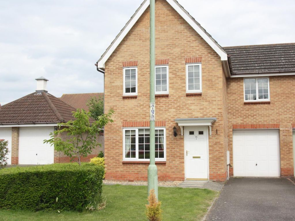 3 bed linkdetached house to rent in Herbert Close, Sudbury CO10, £