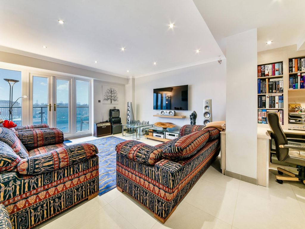 Elm Quay Court, Nine Elms Lane, London SW8