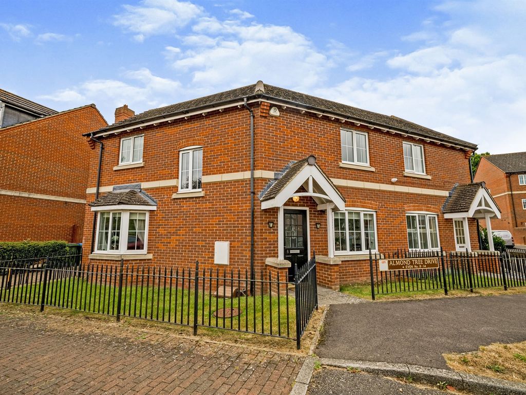 3 bed semidetached house for sale in Almond Tree Drive, Weston