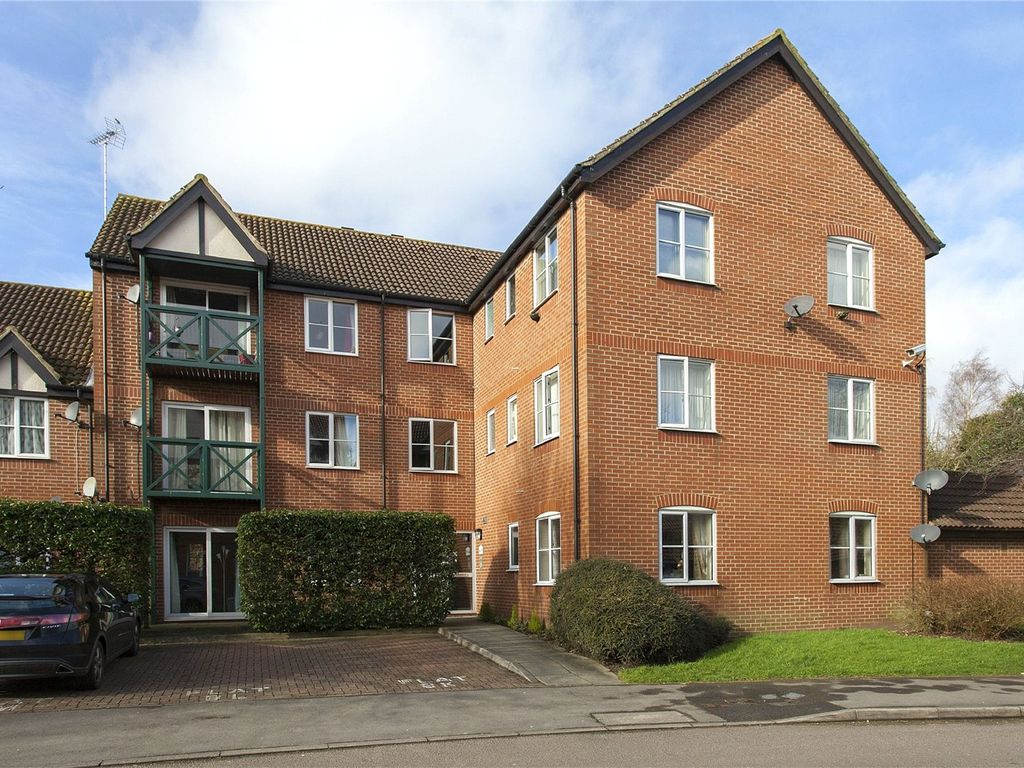 2 bed flat for sale in Admirals Court, Rose Kiln Lane, Reading