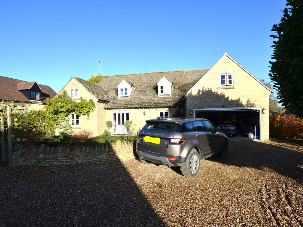 5 bed detached house to rent in Main Street, Yarwell, Peterborough PE8