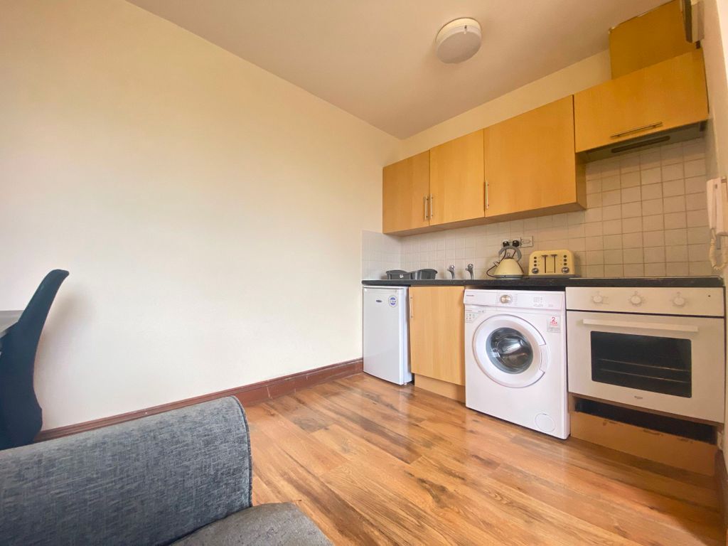 1 bed flat to rent in Uxbridge Road, London W12 Zoopla