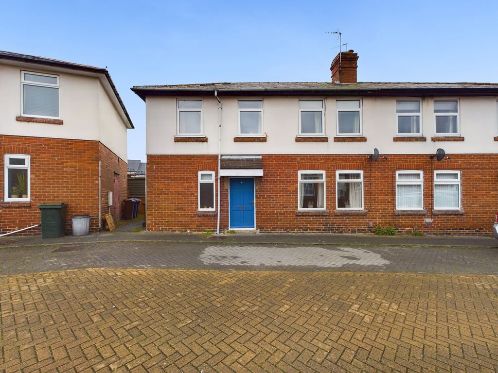 3 bed semidetached house for sale in Kingwell Crescent, Worsbrough