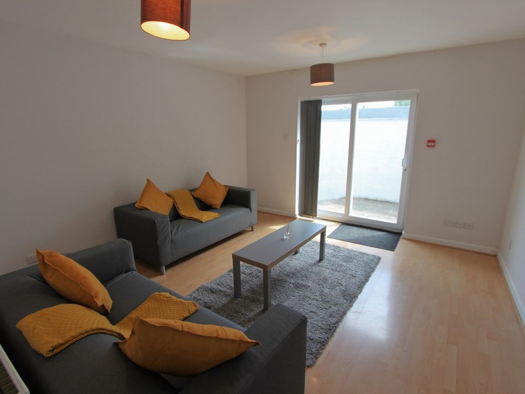 3 bed flat to rent in Filton Avenue, Horfield, Bristol BS7, £1,800 pcm