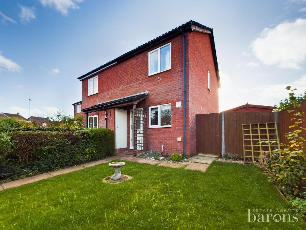 2 bed end terrace house for sale in Brighton Hill, Basingstoke RG22