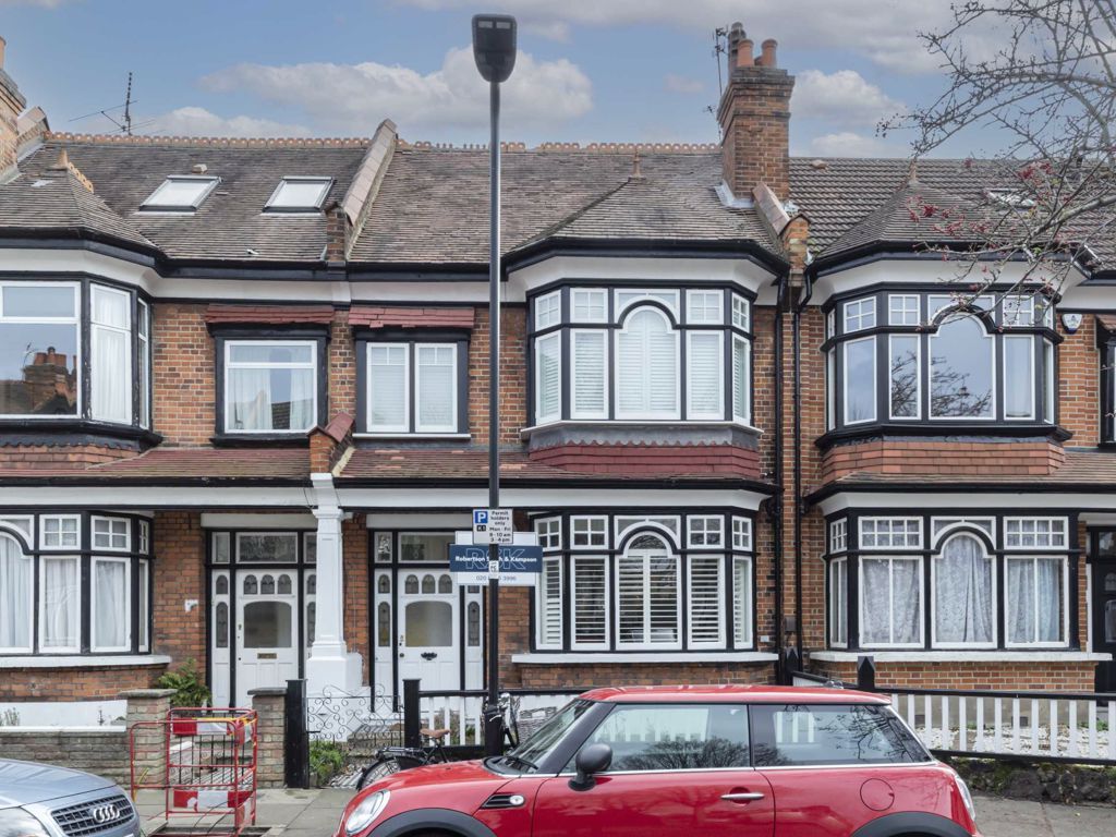 2 bed flat for sale in Highlands Avenue, London W3 Zoopla