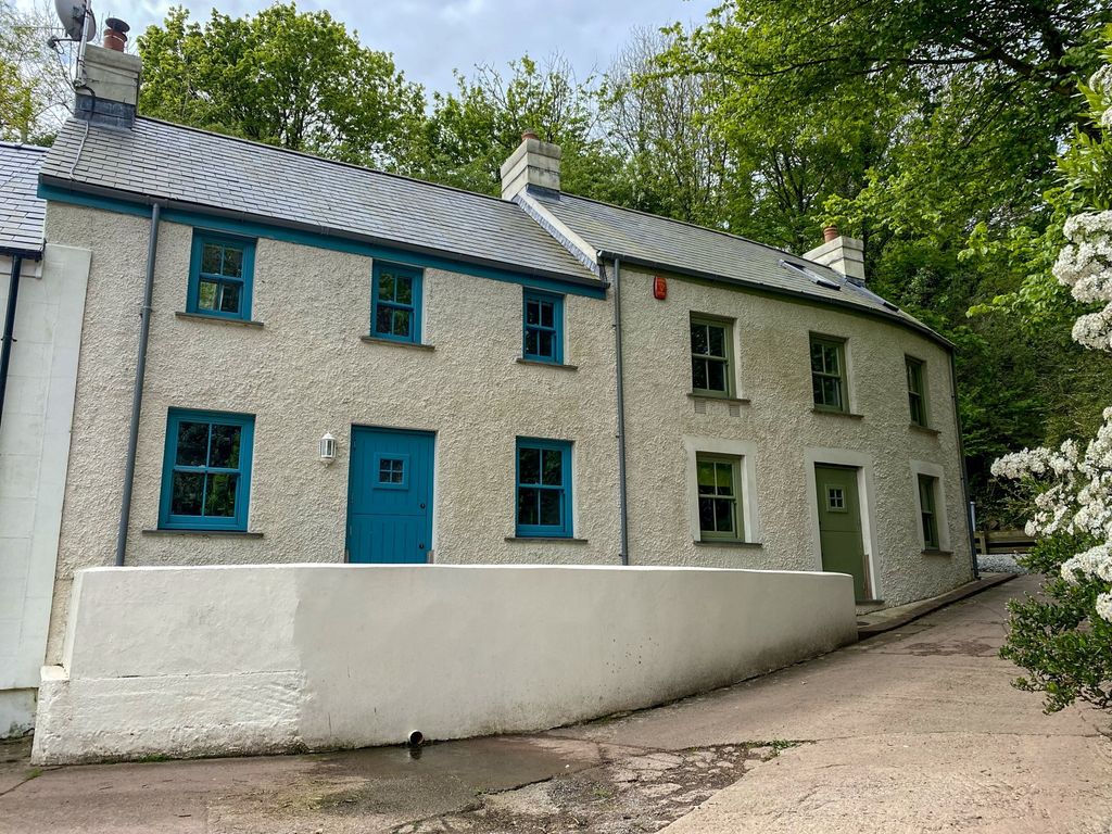 4 bed cottage for sale in Sloop Inn Cottage, Sandy Haven, St. Ishmaels