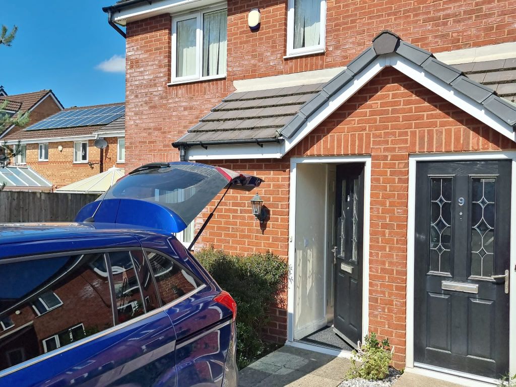 3 bed end terrace house to rent in Chatsworth Court, Bolton BL1, £1,145 pcm Zoopla