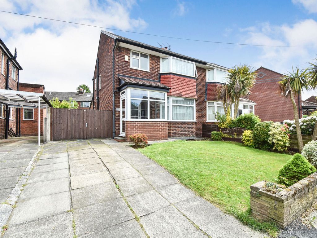 3 bed semidetached house for sale in Beeston Grove, Whitefield M45, £