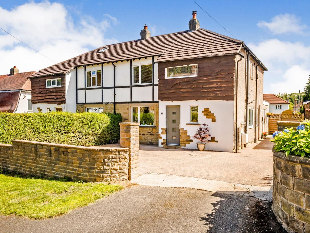 3 bed semidetached house for sale in Broadgate Crescent, Huddersfield