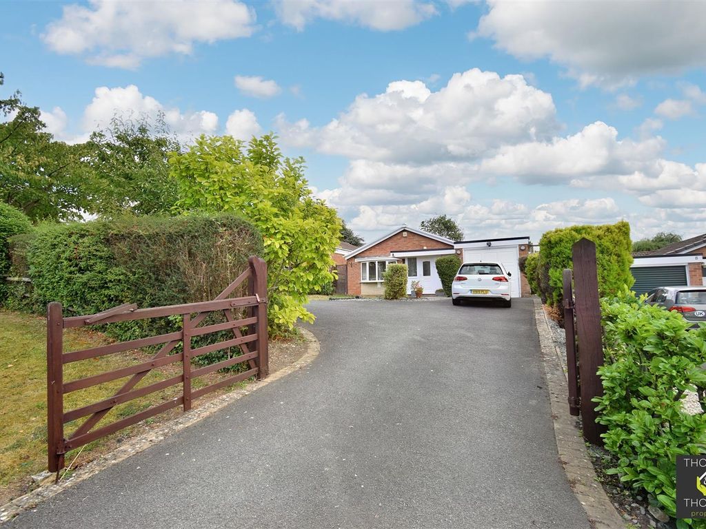3 bed detached bungalow for sale in The Wheatridge, Abbeydale