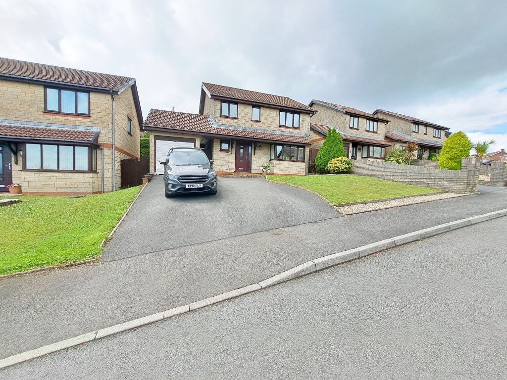 4 bed detached house for sale in Squirrel Walk, Fforest, Pontarddulais
