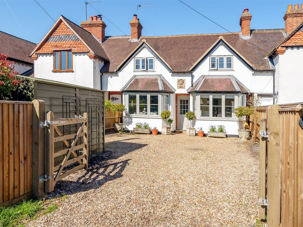 2 bed terraced house for sale in Oakley Green Road, Oakley Green, Windsor SL4, £550,000 Zoopla