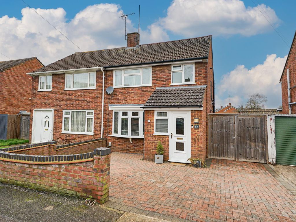 3 bed semidetached house for sale in Highfield Road, Leighton Buzzard LU7, £375,000 Zoopla