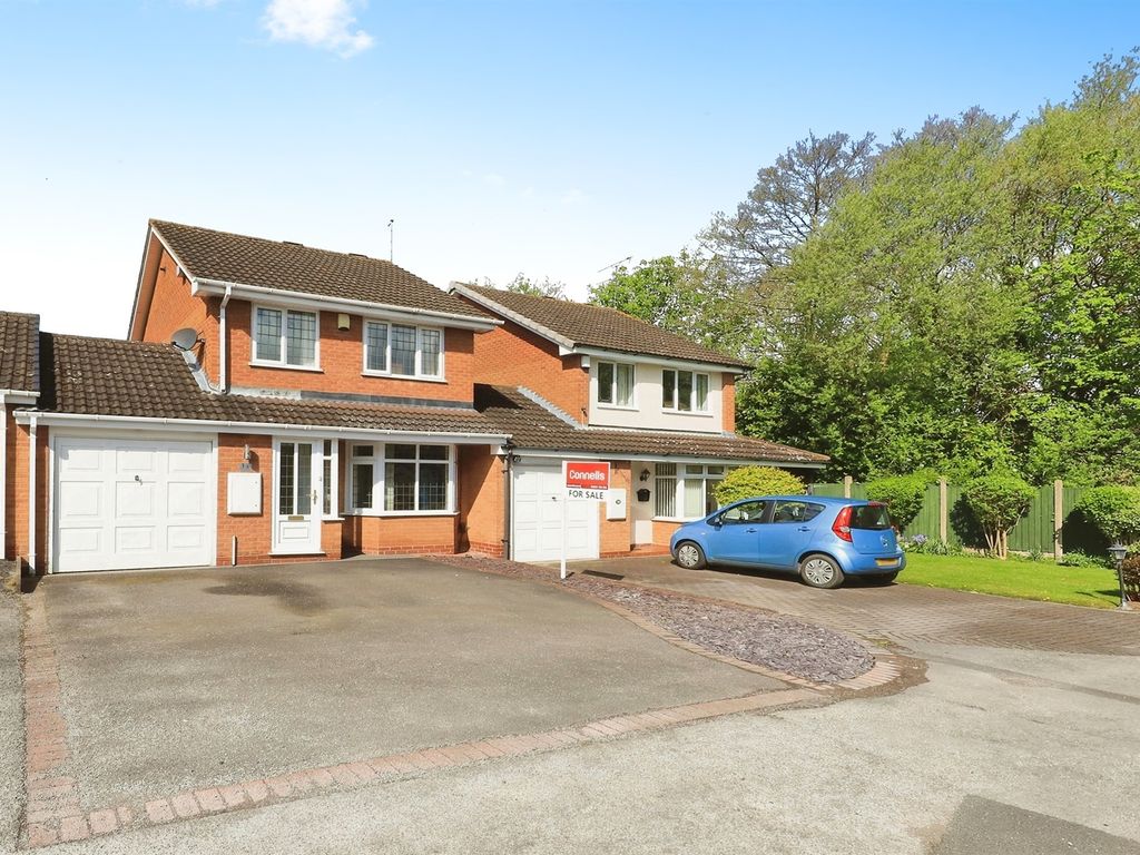 3 bed link detached house for sale in Wychall Drive, Moseley Parklands