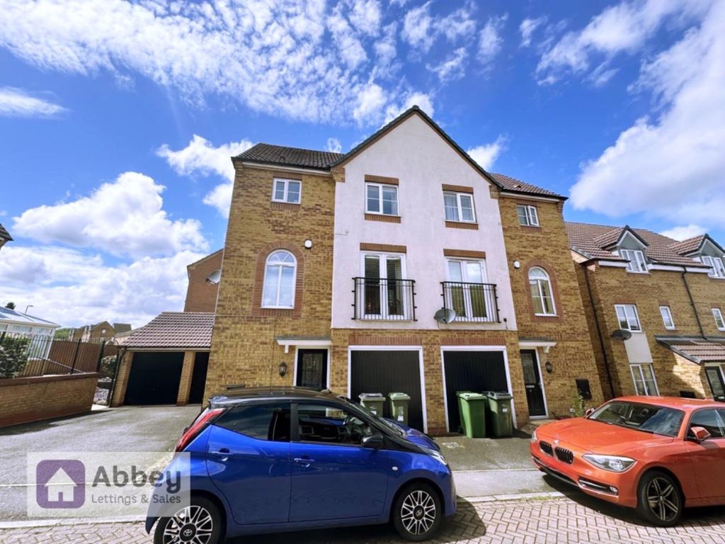 3 bed semidetached house for sale in Wellingar Close, Braunstone, Leicester LE3, £240,000 Zoopla