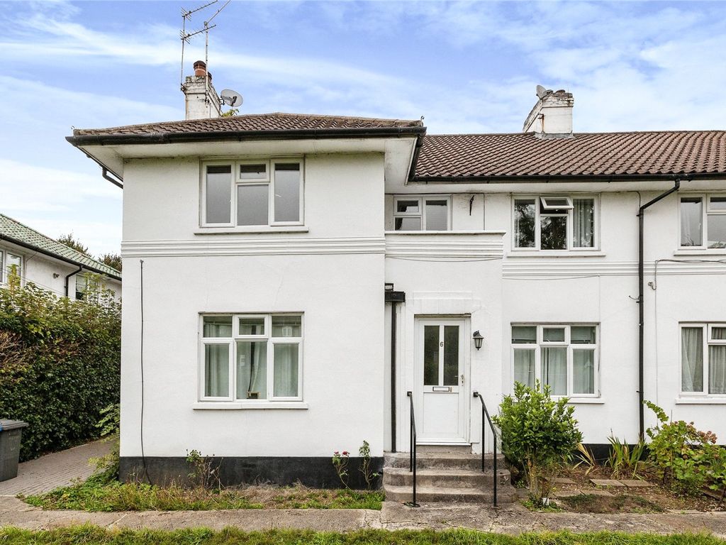 3 bed for sale in Ray Drive, Maidenhead, Berkshire SL6, £