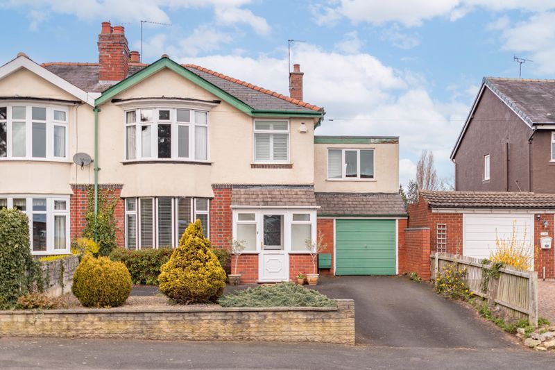 4 bed semidetached house for sale in Vicarage Road, Wollaston