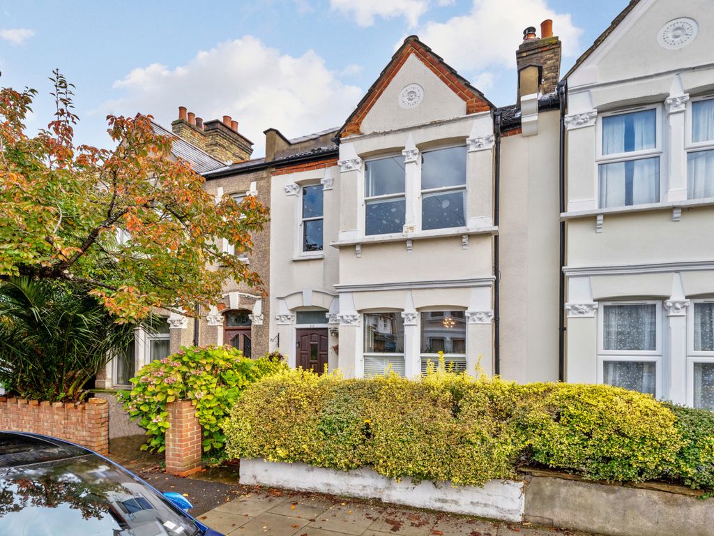 3 bed terraced house for sale in Havelock Road, London SW19, £850,000