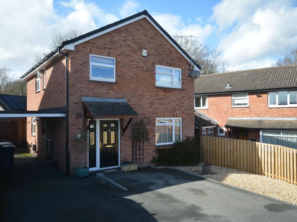 4 bed detached house for sale in Horsley Close, Linacre Woods