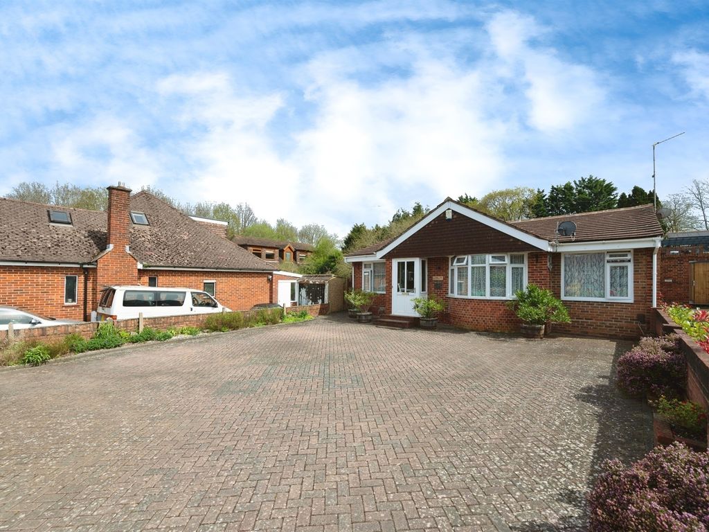 4 bed detached bungalow for sale in Stakes Hill Road, Waterlooville PO7