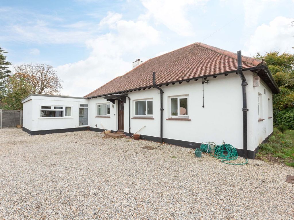 4 bed detached house for sale in Convent Road, Broadstairs CT10, £