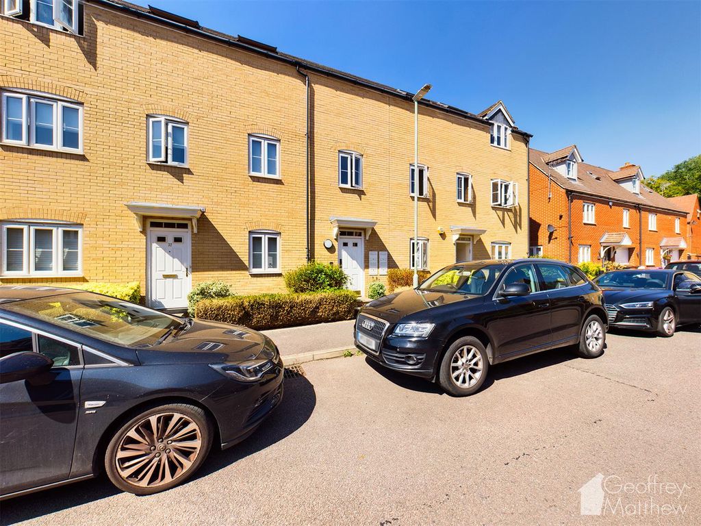 2 bed flat for sale in Snowdonia Way, Stevenage SG1 Zoopla