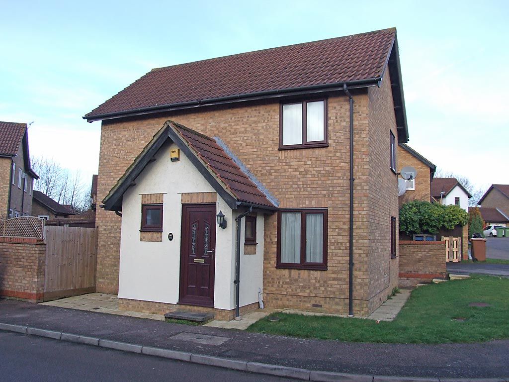 3 bed detached house to rent in Chatsworth Drive, Wellingborough NN8