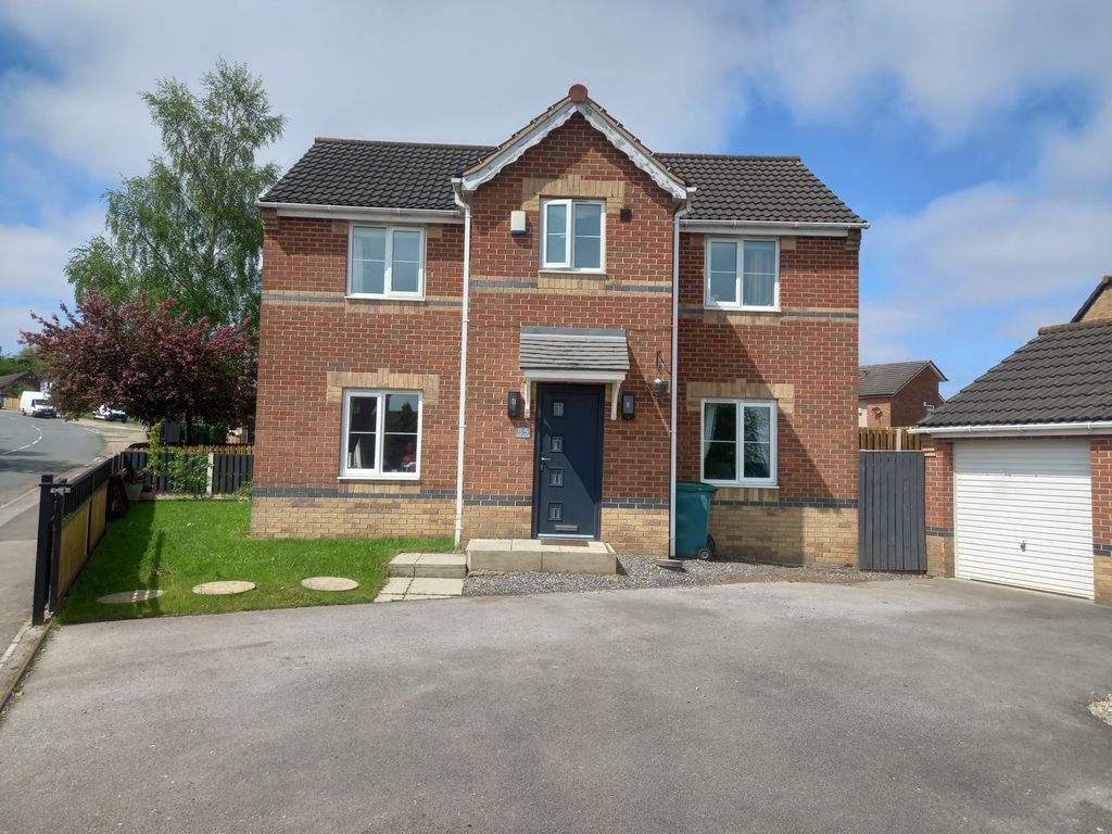 4 bed detached house for sale in Landscove Avenue, Tong, Bradford BD4