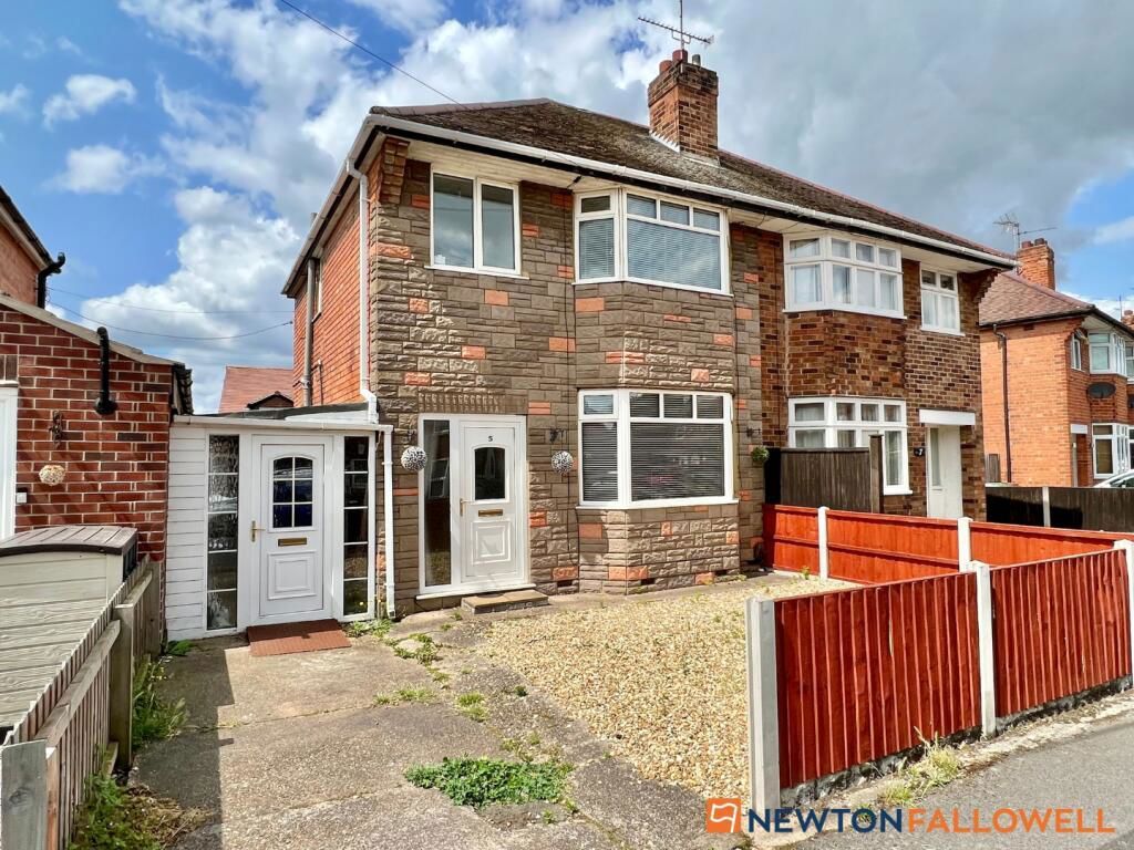 3 bed semidetached house for sale in Warwick Road, Balderton, Newark
