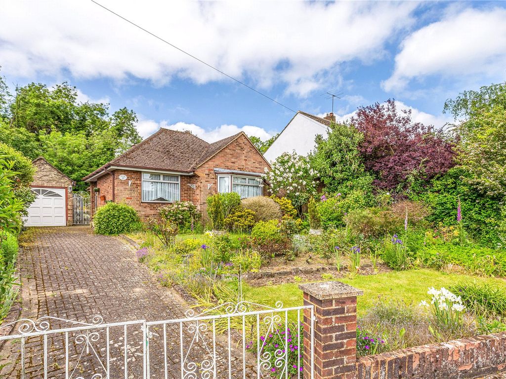 3 bed detached bungalow for sale in Coldharbour Lane, Harpenden AL5, £