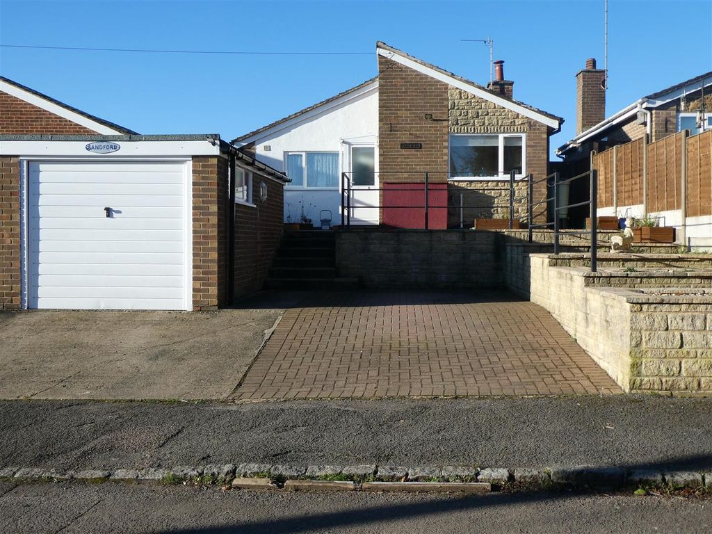 2 bed detached bungalow to rent in Spring Lane, Little Bourton, Banbury