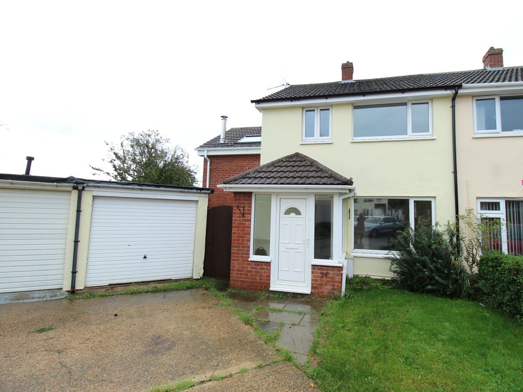 4 bed semidetached house to rent in Oakey Field Road, Thurston, Bury