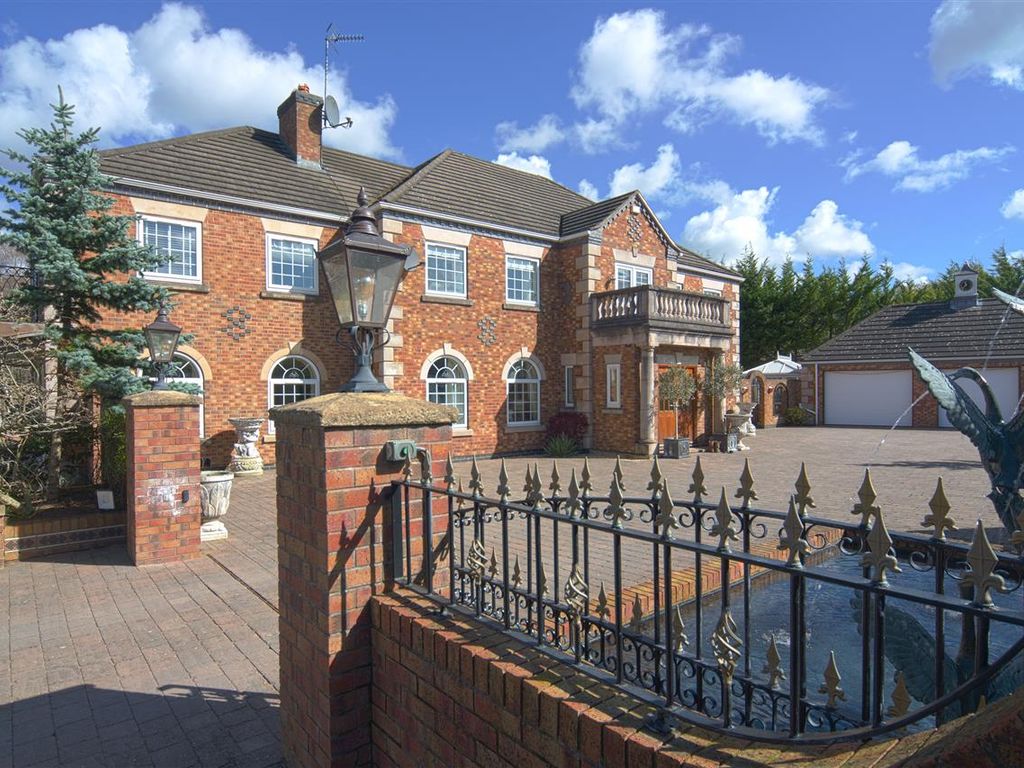 5 bed detached house for sale in The Hollies, Moss Lane, Bettisfield