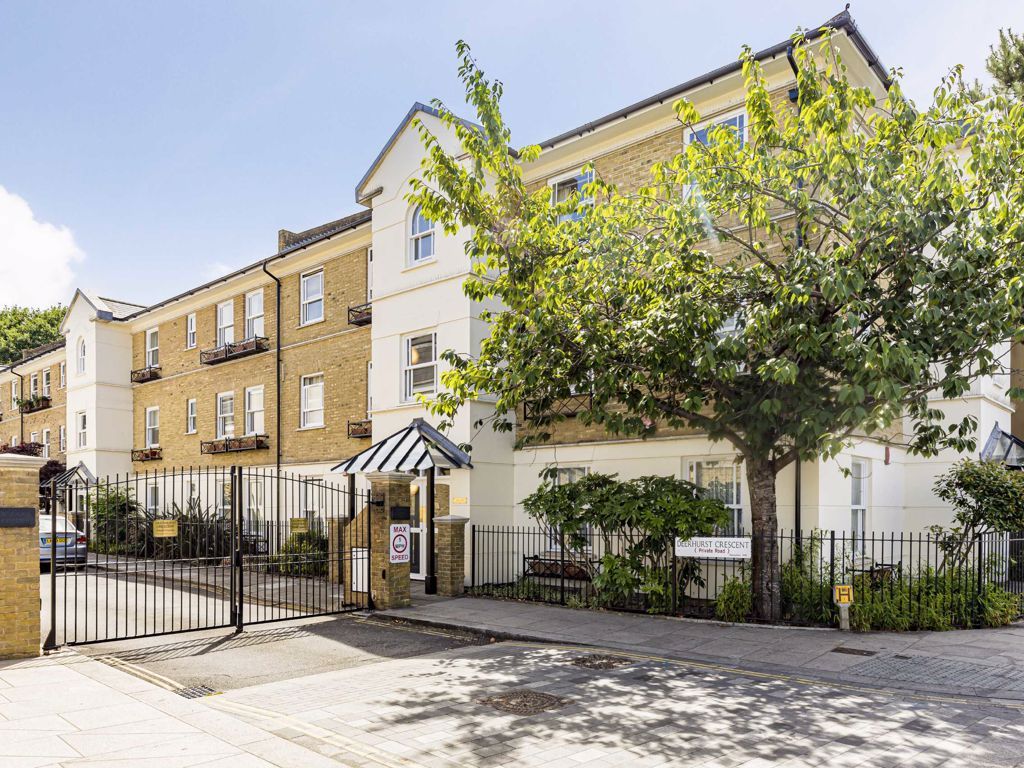 2 bed flat for sale in Deerhurst Crescent, Hampton Hill, Hampton TW12