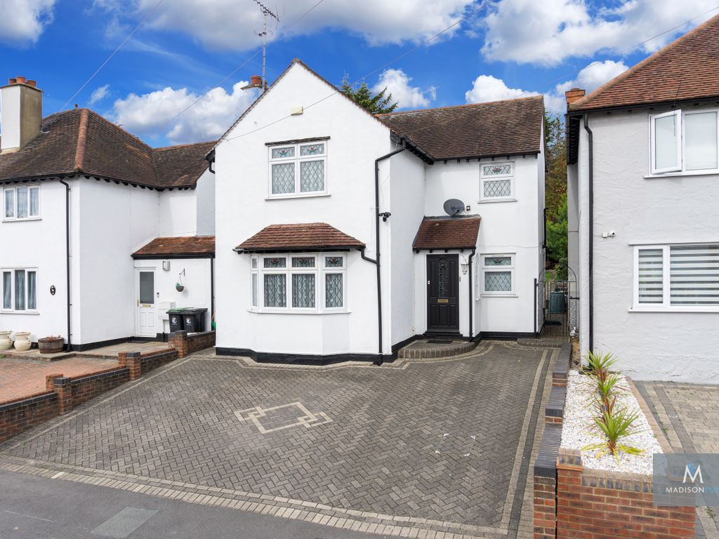 4 bed detached house for sale in Englands Lane, Loughton, Essex IG10, £790,000 Zoopla